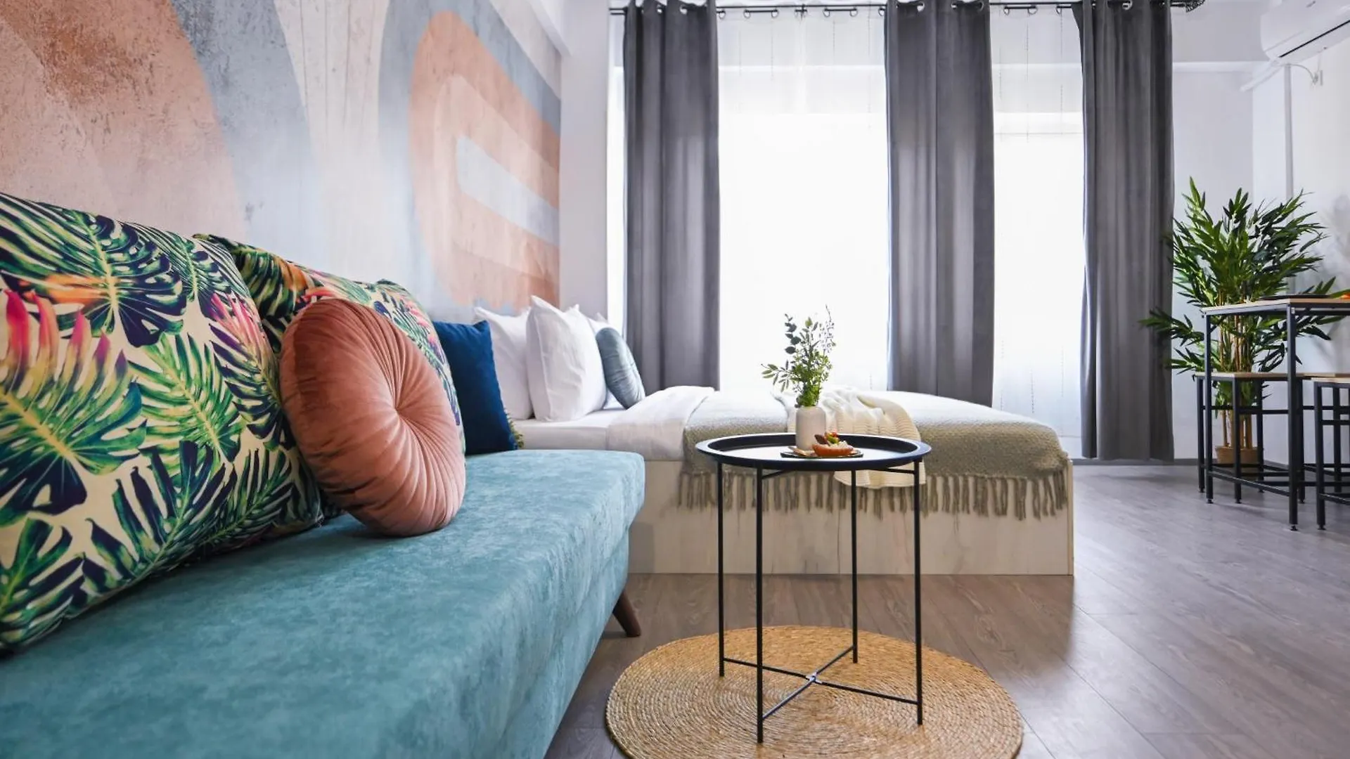 Old Town Charm - Modern & Comfortable Accommodation In The Heart Of The City Bucarest Appartamento