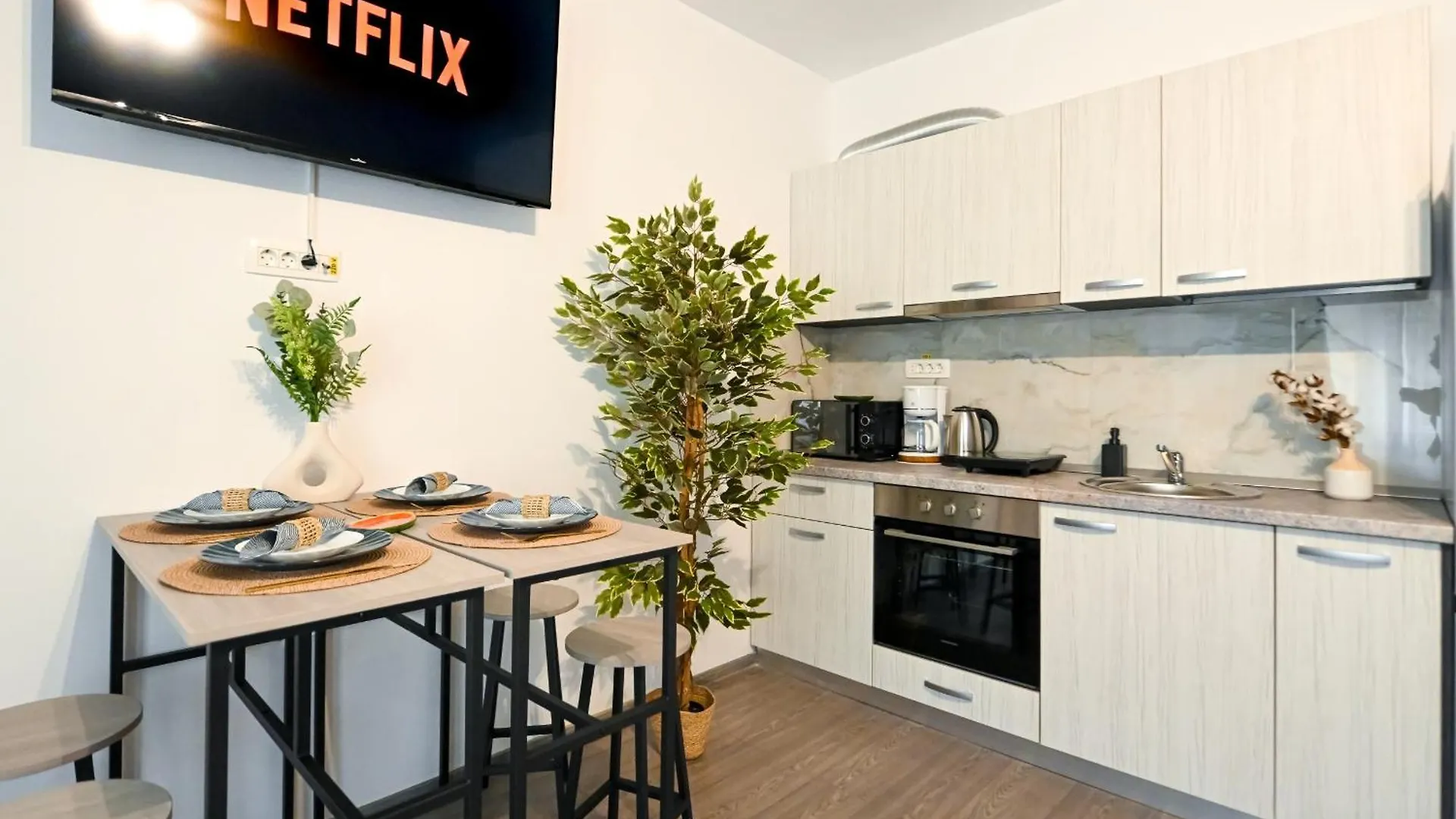 Old Town Charm - Modern & Comfortable Accommodation In The Heart Of The City Bucarest 0*,