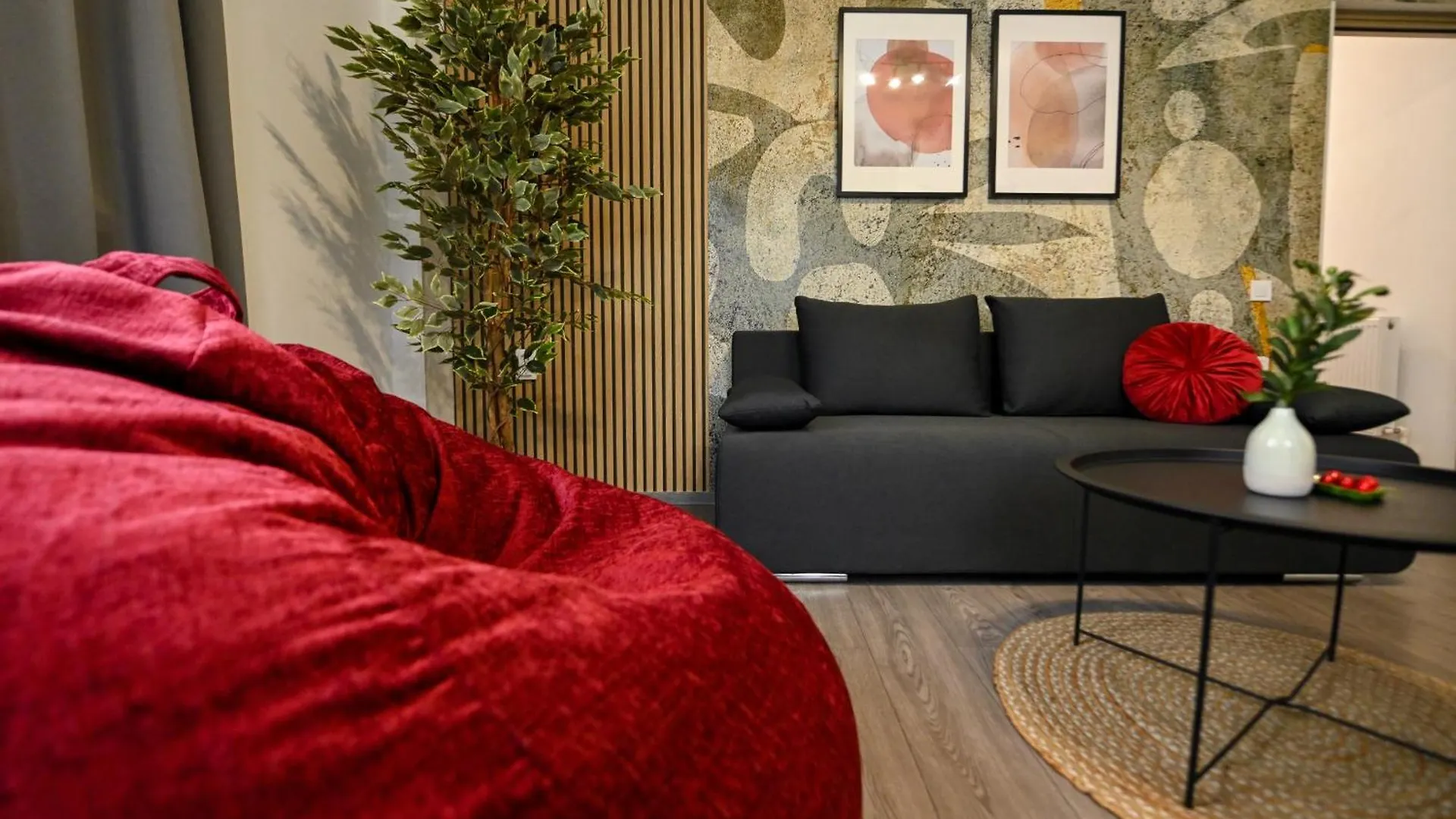 Old Town Charm - Modern & Comfortable Accommodation In The Heart Of The City Bucarest Appartamento