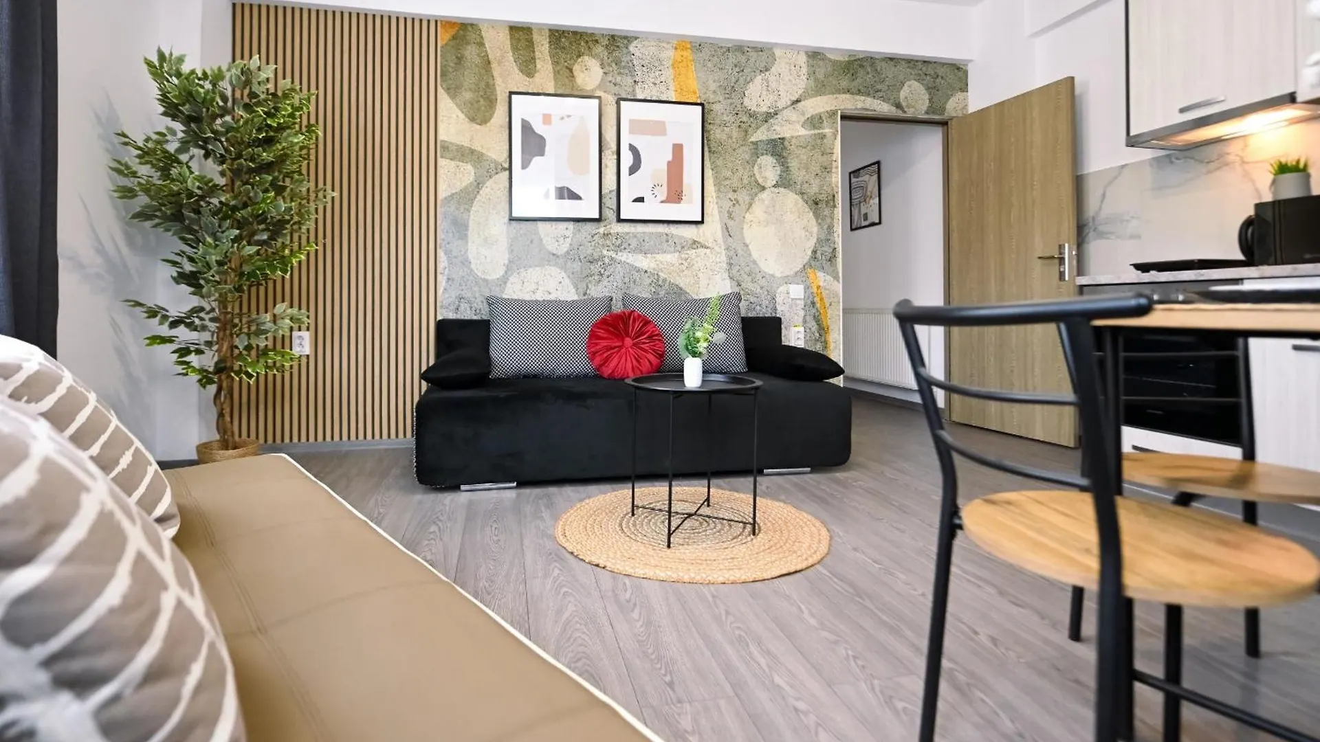 Lejlighed Old Town Charm - Modern & Comfortable Accommodation In The Heart Of The City Bukarest