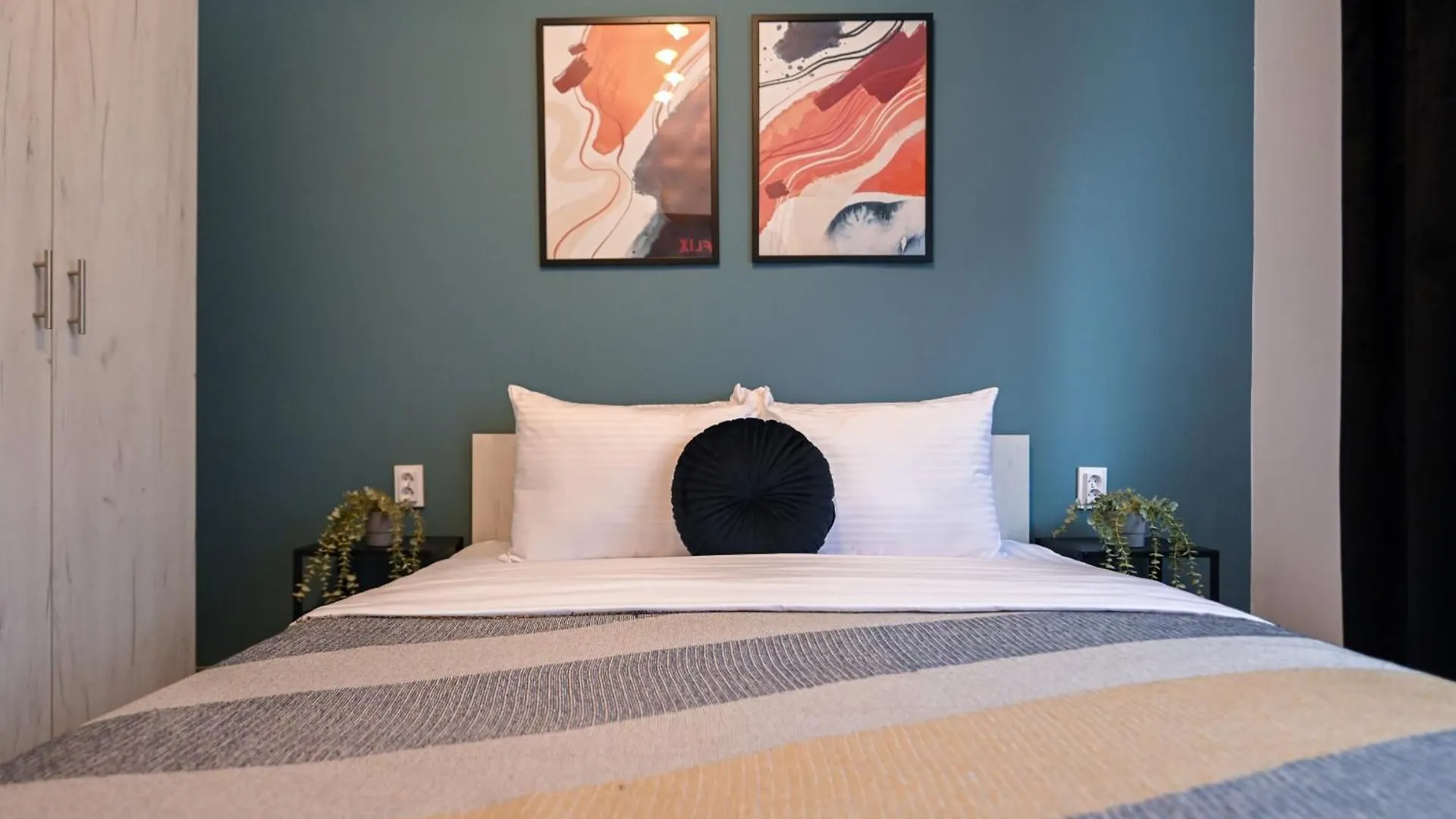 Old Town Charm - Modern & Comfortable Accommodation In The Heart Of The City Bukarest Rumænien
